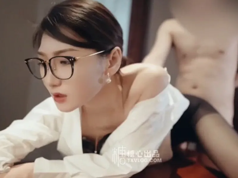 Vào phòng riêng được tiền bối nữ nứng lồn mút chuối cho